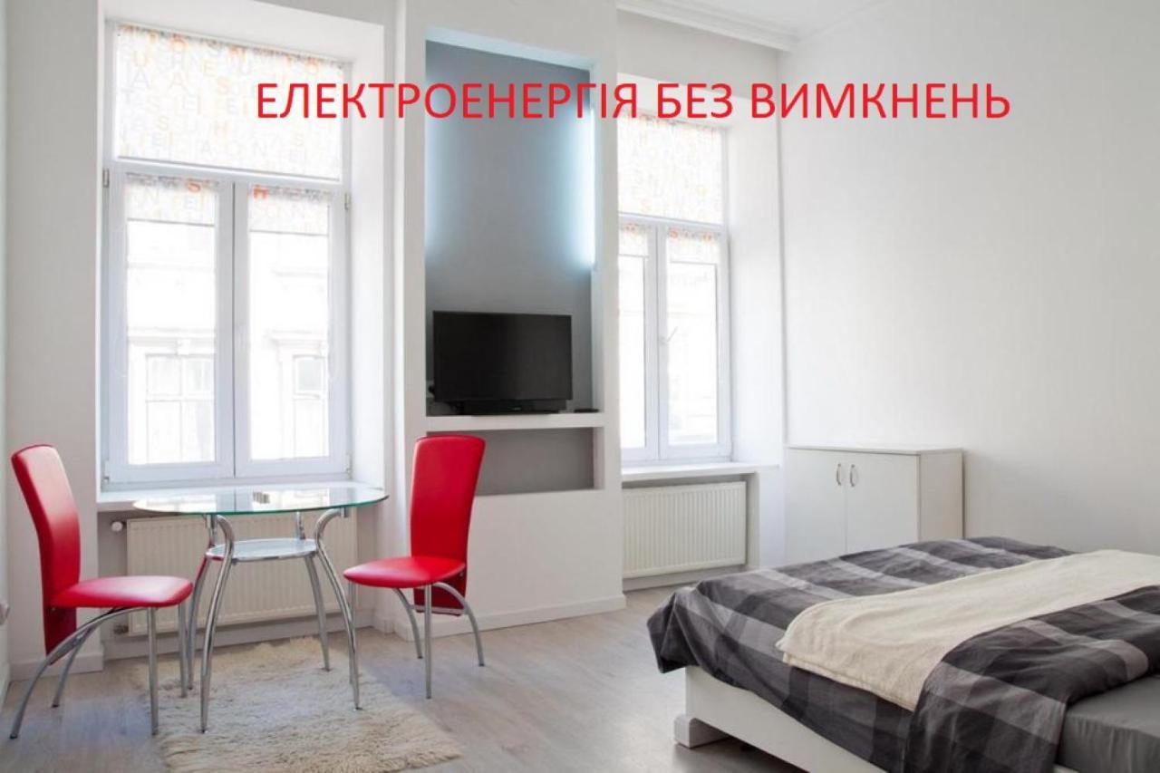 Apartment In The Centre Of Liov Exterior foto