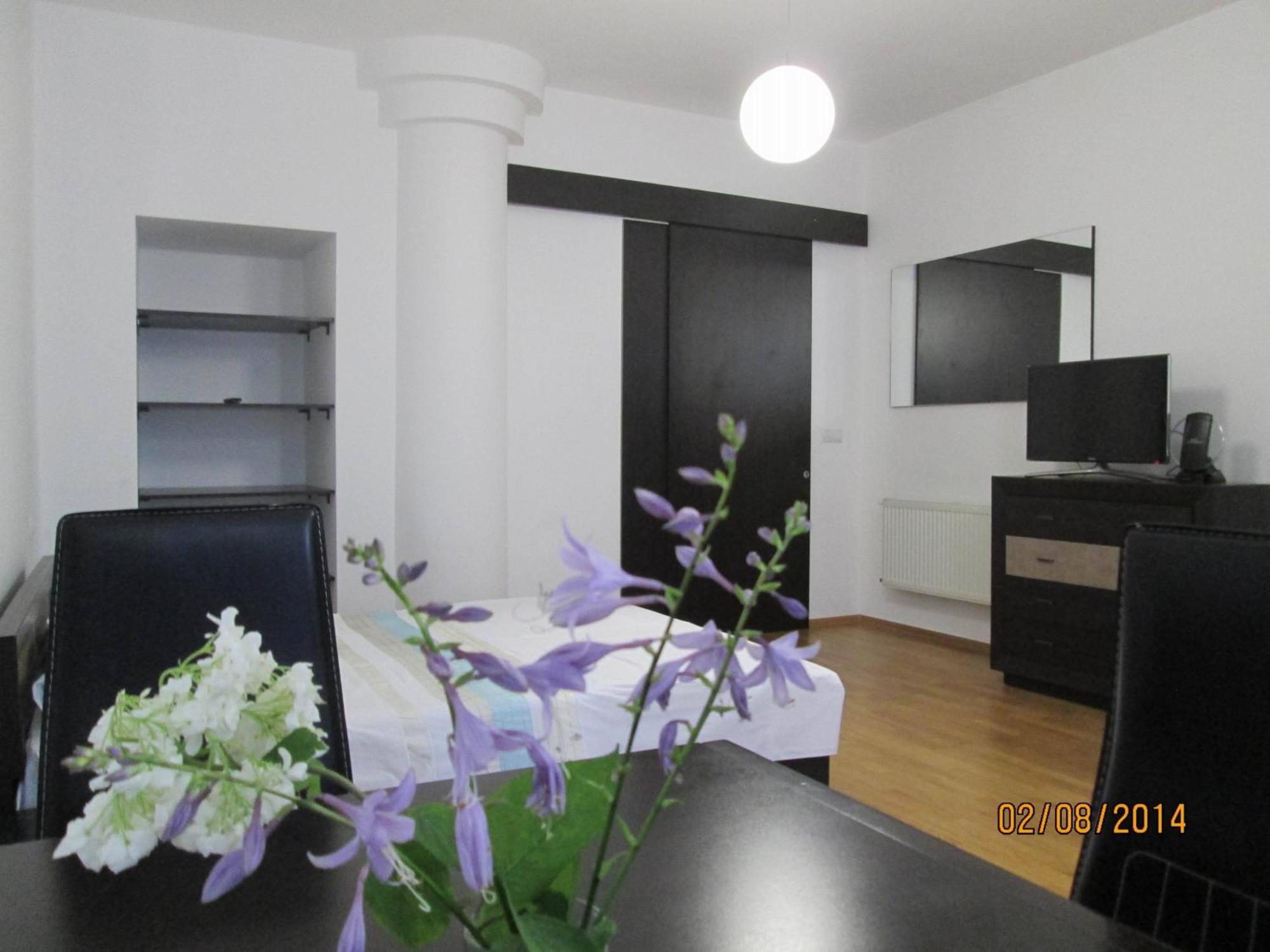Apartment In The Centre Of Liov Exterior foto