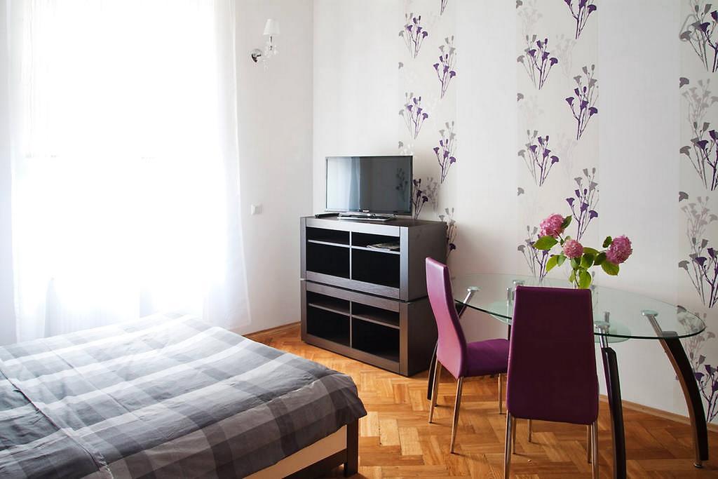 Apartment In The Centre Of Liov Exterior foto
