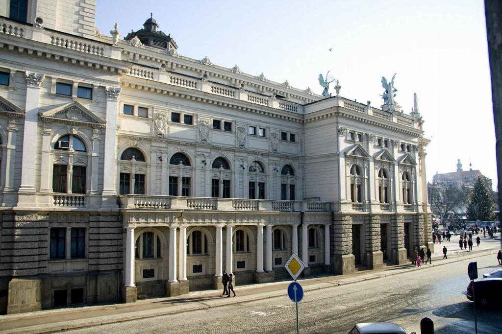 Apartment In The Centre Of Liov Exterior foto