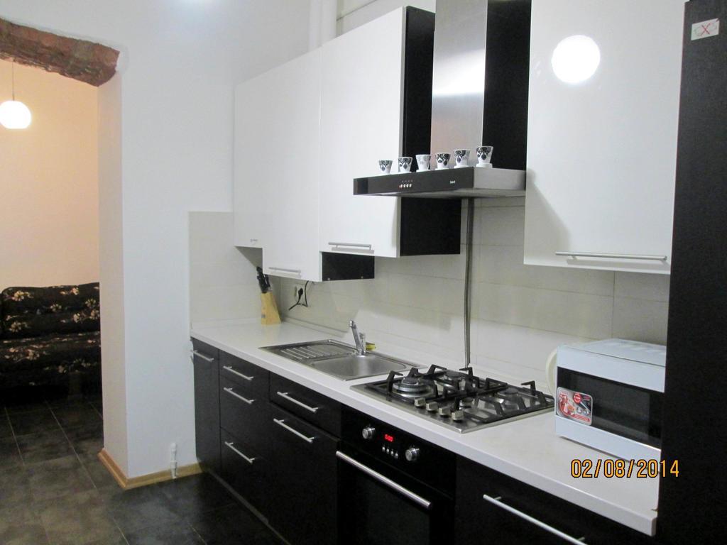 Apartment In The Centre Of Liov Exterior foto