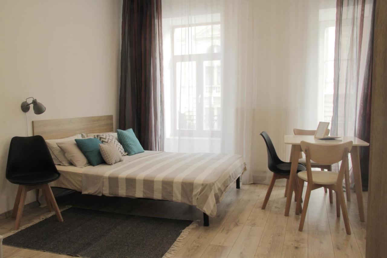 Apartment In The Centre Of Liov Exterior foto