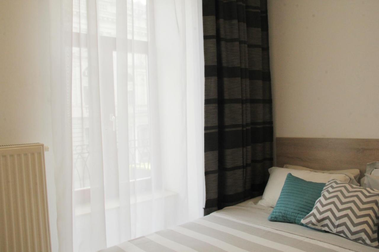 Apartment In The Centre Of Liov Exterior foto