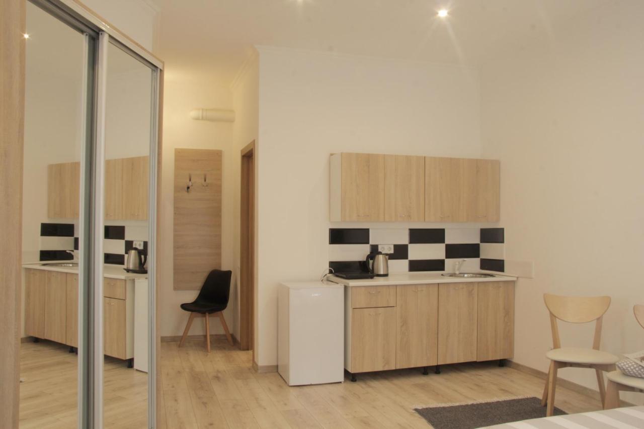 Apartment In The Centre Of Liov Exterior foto